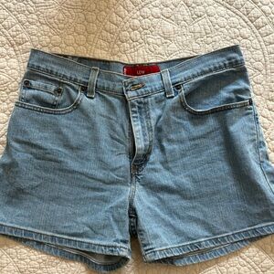 Levi’s Low Stretch Denim Shorts